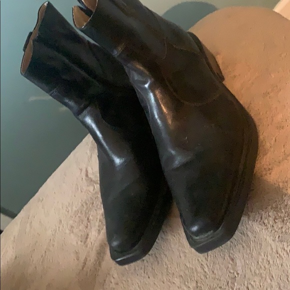 Shoes - Picture 1 of 3